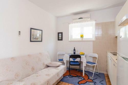 One-bedroom Apartment In Orebic IV