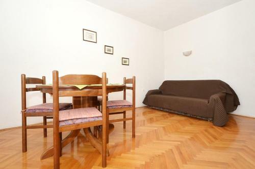 Hostal Apartment Arbanija 5228c