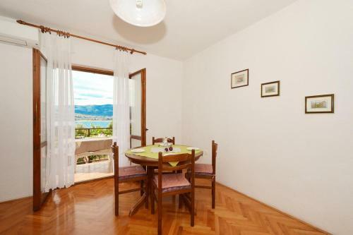Hostal Apartment Arbanija 5228c