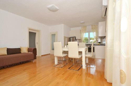 Hostal Apartment Arbanija 5228c