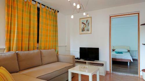Apartments Rogo?ana