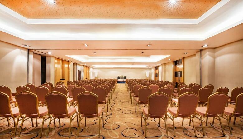 Hotel Holiday Inn Galleria Manila
