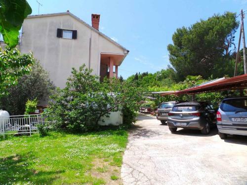 Three-bedroom Apartment In Premantura II