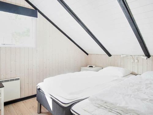 Three-bedroom Holiday Home In Aakirkeby 6