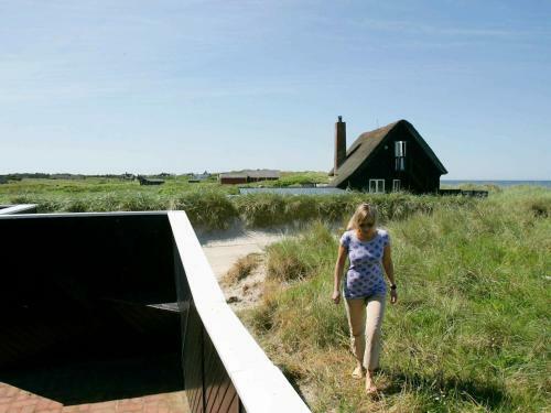 Three-bedroom Holiday Home In Blokhus 2