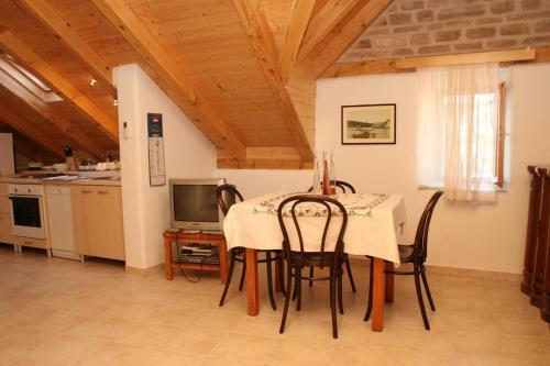 Apartment Vrboska 4601a