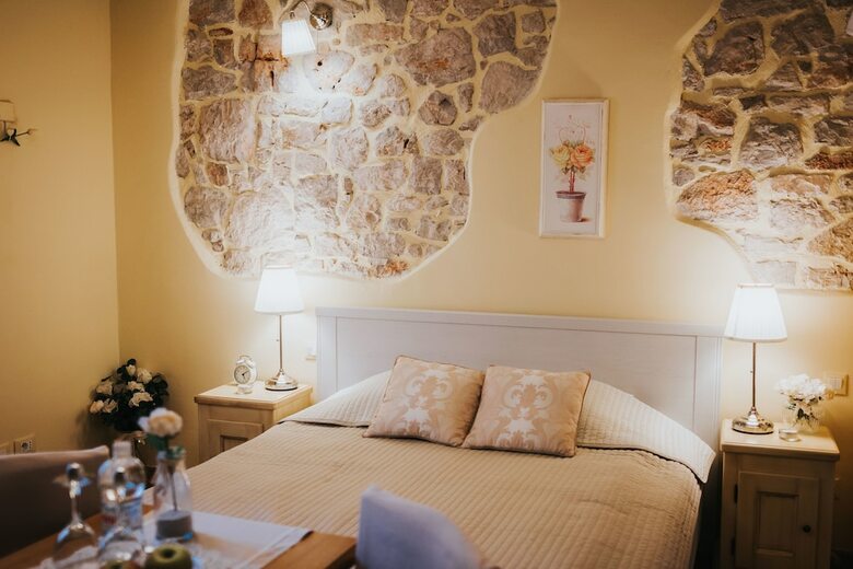 Hostal Rooms Villa Duketis
