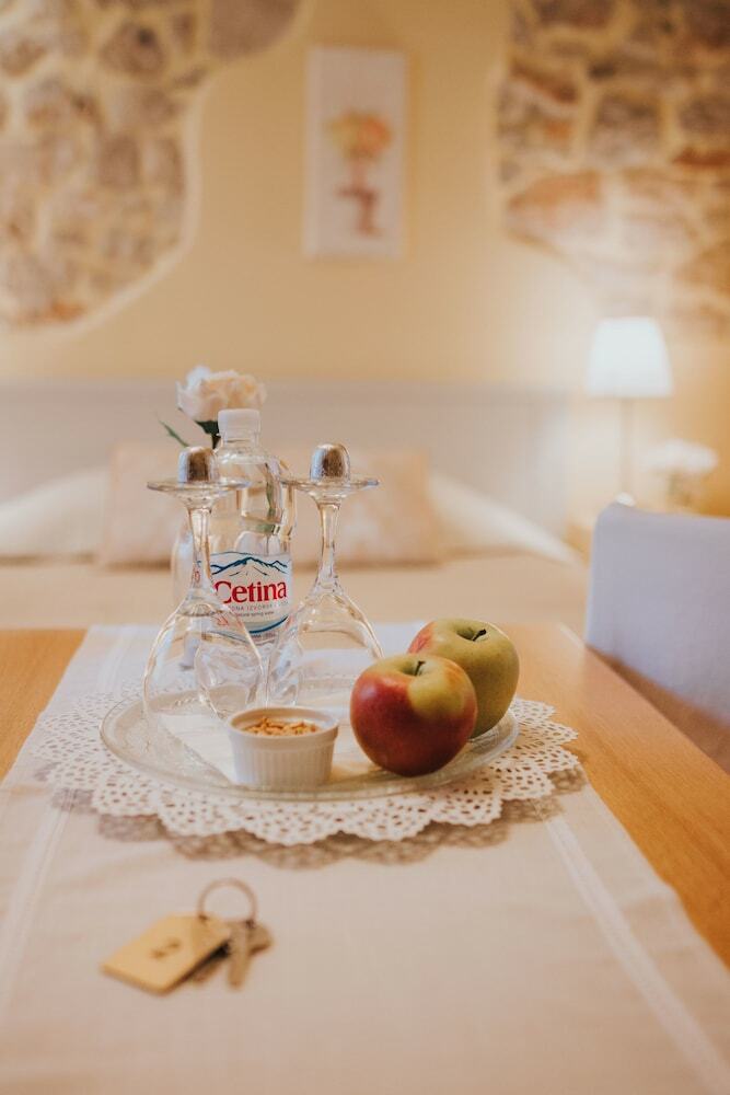 Hostal Rooms Villa Duketis