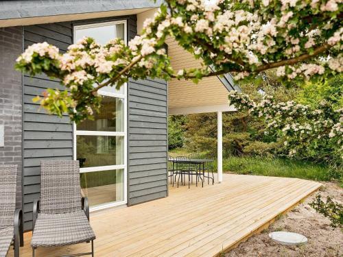 Three-bedroom Holiday Home In Aakirkeby 12