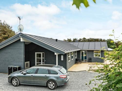 Three-bedroom Holiday Home In Aakirkeby 12