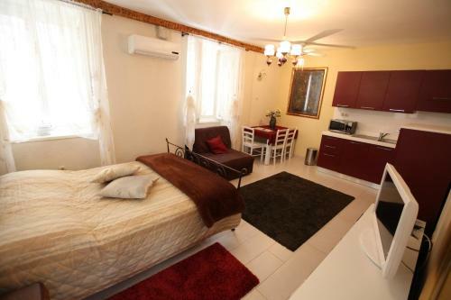 Tragurium & Salona Apartments