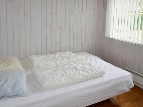 Two-bedroom Holiday Home In Juelsminde 4