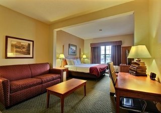 Hotel Comfort Suites Milwaukee Airport