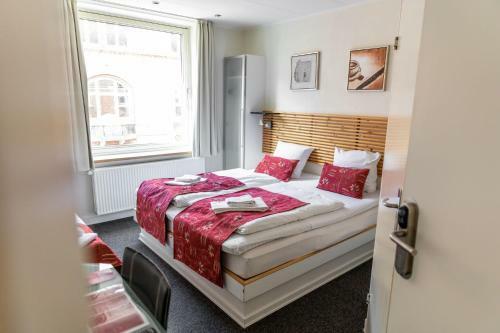 Ydes Budget Hotel