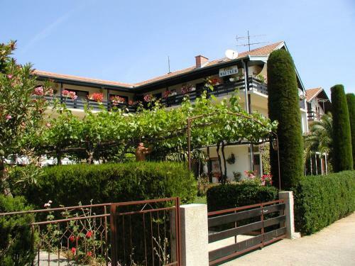 Bed & Breakfast Rooms Vila Mautner