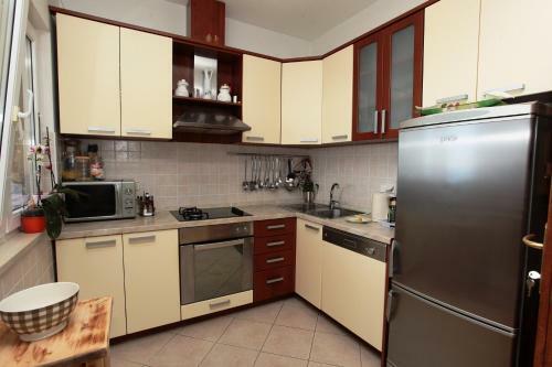 Apartments Akmadzic