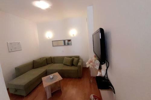 Apartments Akmadzic