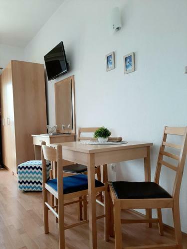 Apartments Akmadzic