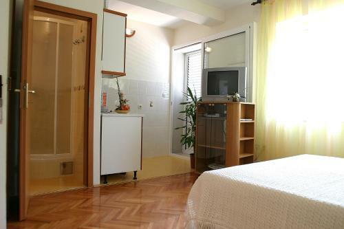 Hostal Apartments Belas