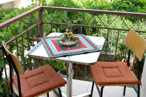 Hostal Apartments Belas