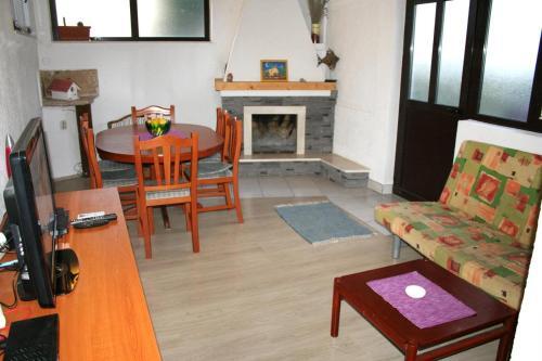 Apartments With A Parking Space Jelsa (hvar) - 5703