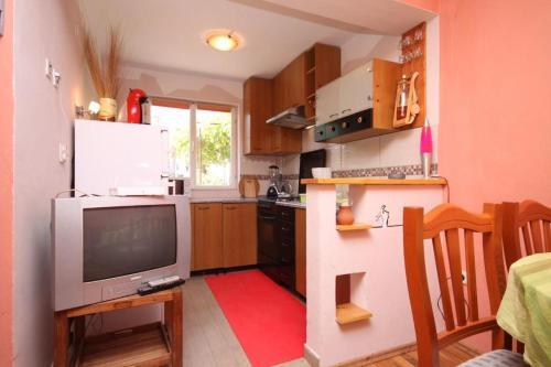 Apartments With A Parking Space Jelsa (hvar) - 5703