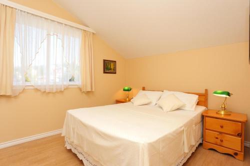 Apartment Mastrinka 2042a