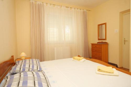 Apartment Lumbarda 9303b