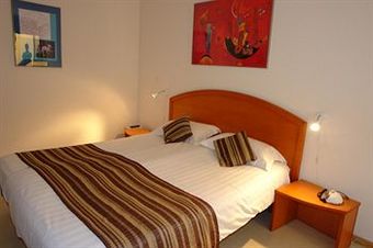 Brit Hotel A La Demi-lune