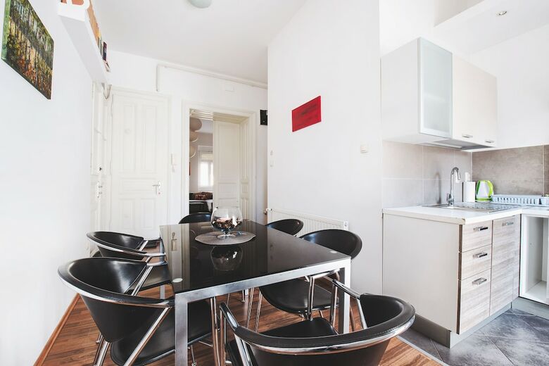 Hostal Tia Apartments And Rooms