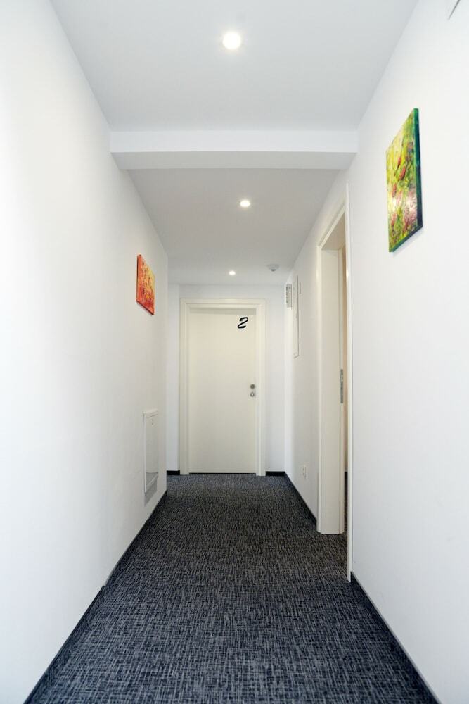 Hostal Tia Apartments And Rooms