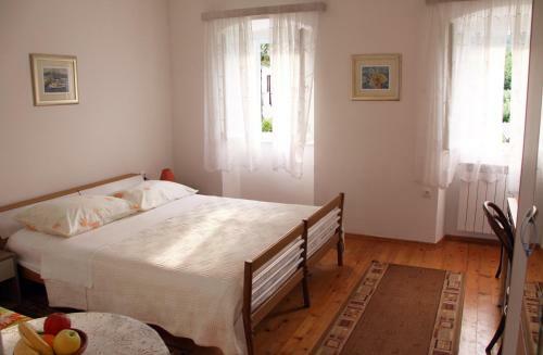 Hostal Apartments & Rooms Nada