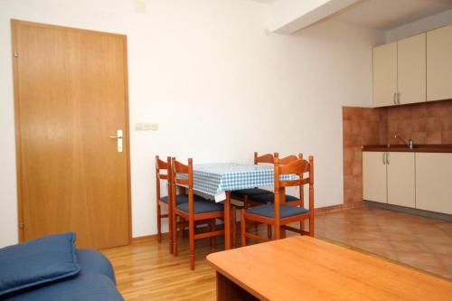 Apartments With A Parking Space Jelsa (hvar) - 8765