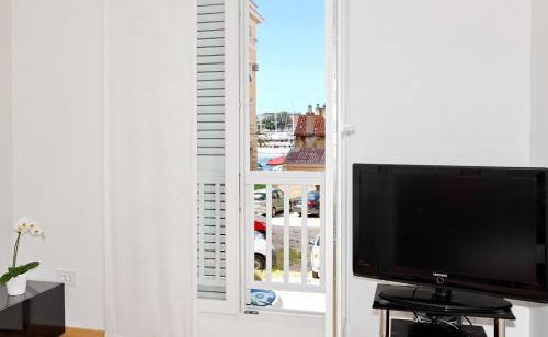 Bay Bridge Center Apartment 1