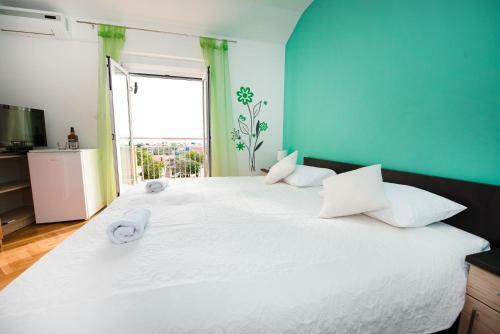 Hostal Mareta Guesthouse