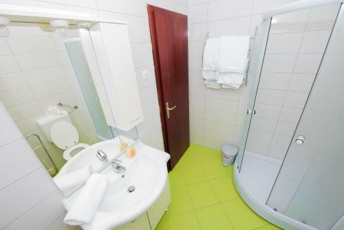 Hostal Mareta Guesthouse