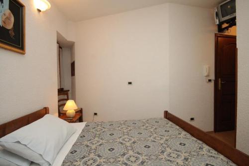 Hostal Double Room Oprtalj 7081a