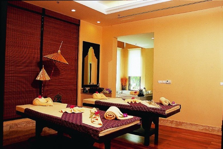 Hotel Ravindra Beach Resort And Spa