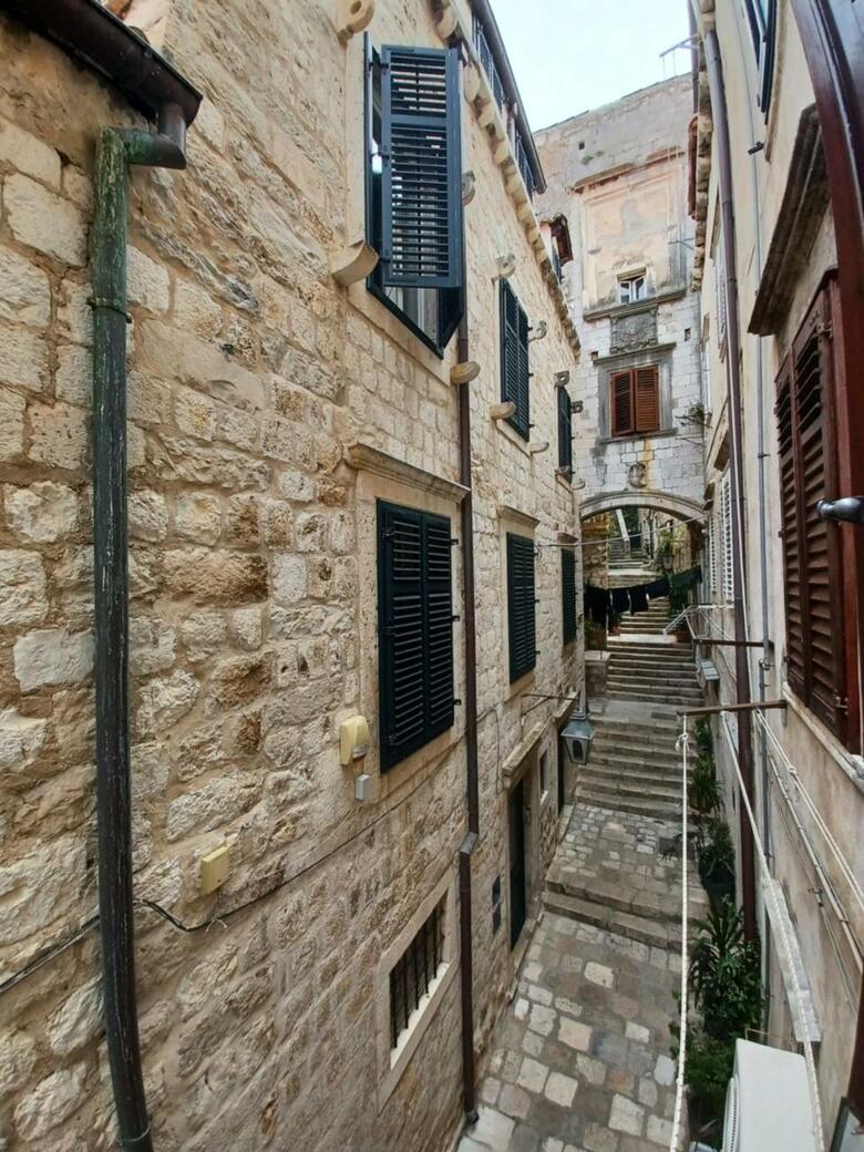 Hostal Placeta Apartments