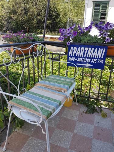 Hostal Martina Guest House
