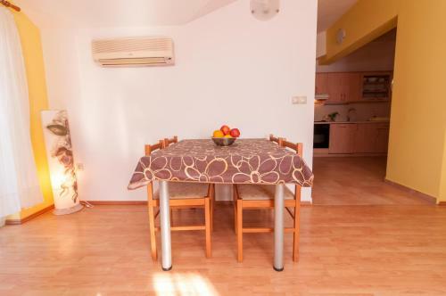 Hostal Guesthouse Villa Irena