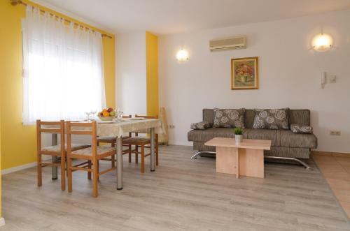 Hostal Guesthouse Villa Irena