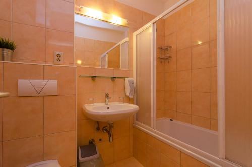Hostal Guesthouse Villa Irena