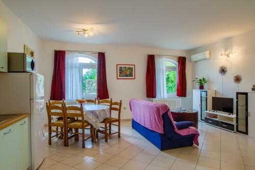 Two-bedroom Apartment In Kraljevica II
