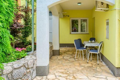 Two-bedroom Apartment In Kraljevica II