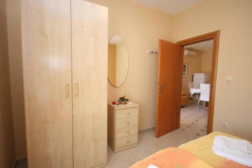 Apartment Novalja 3294b