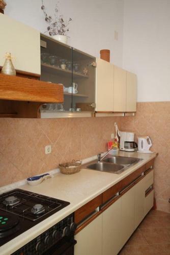 Apartment Podgora 6670a