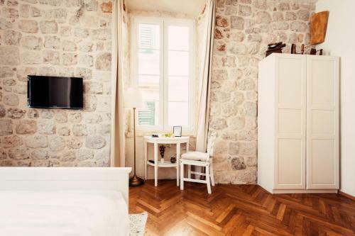 Hostal Rooms Eden Old Town