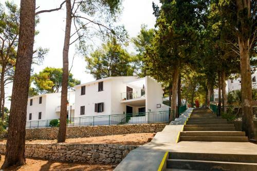 Lumbarda Resort Apartment