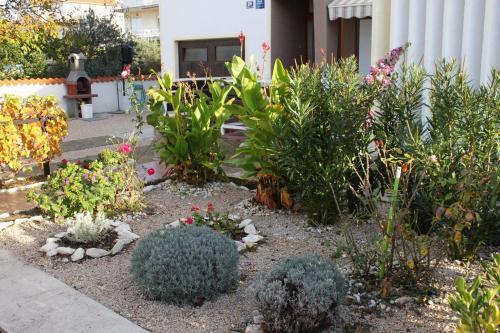 Apartments With A Parking Space Vodice - 5890